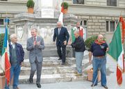 Una targa dedicata a Mazzini Una targa dedicata a Mazzini