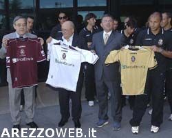 Arezzo calcio presenta le nuove maglie