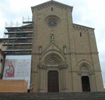 Inizio del restaurato il tetto del Duomo