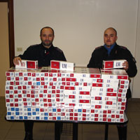 Arrestati due ucraini con duemila pacchetti di sigarette
