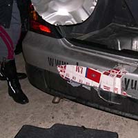 Scoperta auto piena di sigarette di contrabbando