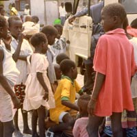 Vaccini: il primo progetto globale AMC per i paesi poveri