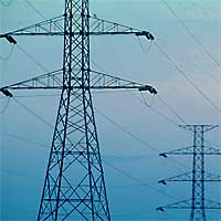 Elettricità: rimborsi automatici e un fondo per i blackout