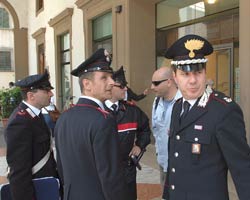 Rapina a mano armata in pieno centro