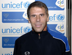 Gianfranco Zola nominato ‘Goodwill Ambassador’ dell’Unicef Italia