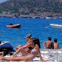 Divieto di massaggi abusivi sulle spiagge italiane