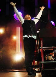 Peter Gabriel inaugura il Festival aretino