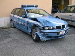 Folle inseguimento in autostrada: arrestato Folle inseguimento in autostrada: arrestato
