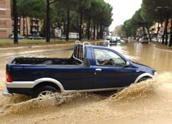 Violento temporale si abbatte sulla città
