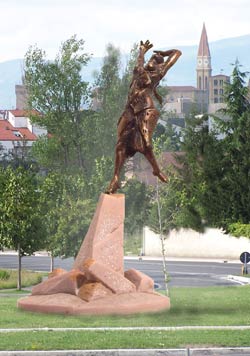 Un monumento alle vittime civili della guerra