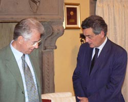 Mario Monti da Fanfani in segno dell’Europa