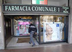 Rapina farmacia usando come arma una siringa