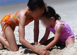 Hotel, spiagge, ristoranti e aerei ‘vietati ai bambini’