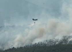 Incendio nei boschi di Montemercole.Elicotteri della Regione in azione