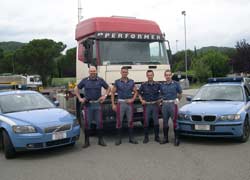 Polizia insegue un Tir rubato in autostrada