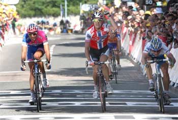 Balan, perfetto nella fuga, battuto dal veloce Arvesen