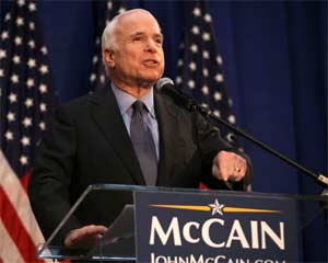 McCain: ”E’ un’elezione storica, Obama avrà il mio aiuto’