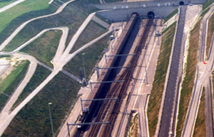 Incendio nell’Eurotunnel, 12 intossicati