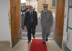 Il Prefetto in visita alla Guardia di Finanza di Arezzo