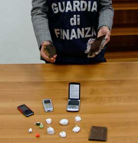 La Guardia di Finanza arresta due fidanzati per spaccio