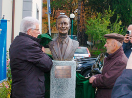 Un busto in bronzo in ricordo di Gianfranco Barulli