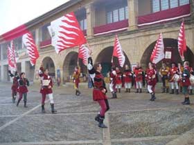 Gli sbandieratori di Castiglion Fiorentino al ‘Mussikaparade’