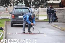 Sparatoria tra albanesi, un morto e due feriti Sparatoria tra albanesi, un morto e due feriti