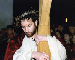 A Santa FIrmina torna la Via Crucis