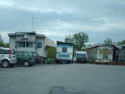 Macrì: “Una baraccopoli in città”