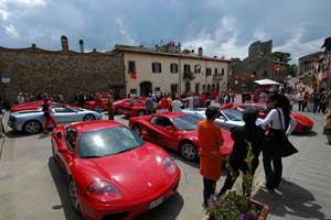 ‘Rosso Sunday’: Ferrari a Civitella