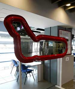 Altreforme presenta ‘Monza’ specchio innovativo in serie limitata