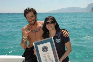 Striscia: Brumotti conquista il suo quinto ‘Guinness World Record’