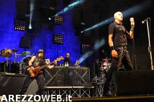 Negrita in concerto in Piazza Grande ad Arezzo