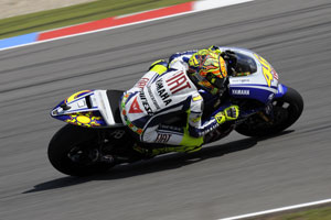 Terza pole position consecutiva a Brno per Rossi