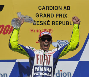 Rossi vince e stabilisce il record di podi