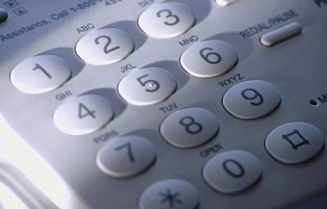 Quarantunenne denunciato dalla Polizia Postale per truffa: vendeva online telefoni cellulari e consegnava bottigliette d’acqua