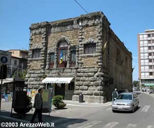 Arezzo, i Commercianti mettono l’Arte in Vetrina