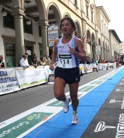 9° Strasimeno 2010 vince Giorgio Calcaterra 9° Strasimeno 2010 vince Giorgio Calcaterra