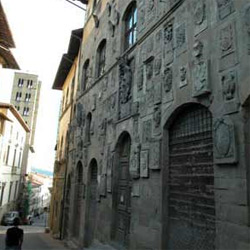 Biblioteca città di Arezzo: Mostra manoscritti