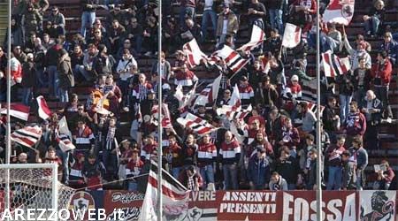 I tifosi della curva ‘Lauro Minghelli’ in silenzio per 45 minuti in segno di protesta