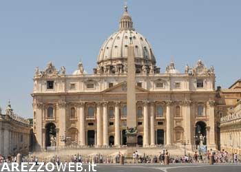 Accese le luci dell’albero di Natale in San Pietro