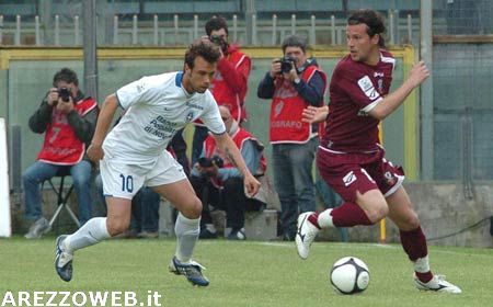 L’Arezzo batte il Novara 2-1