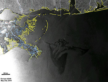La marea nera vista dal satellite