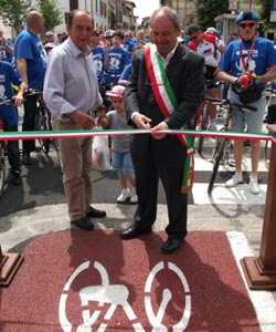 Inaugurata la nuova pista ciclabile di via Burzagli
