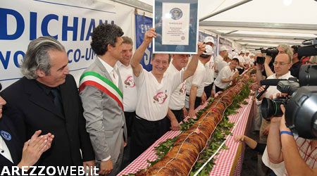 44,93metri per la porchetta più lunga del mondo, ed è Guinness