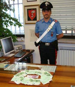 Spendevano banconote false, coppia rumena finisce in carcere