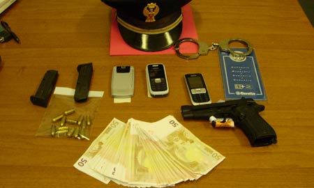 Due pregiudicati calabresi in manette per porto abusivo di armi