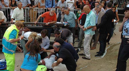 Giostra: tragedia sfiorata in Piazza, lancia colpisce Maestro di Campo