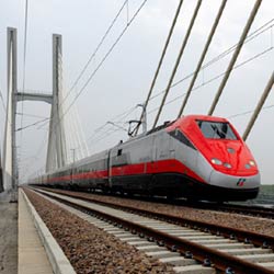 “Esprimo soddisfazione per il treno Frecciarossa, da Perugia per Milano, che fermerà a Terontola-Cortona, terminata l’emergenza Covid-19”