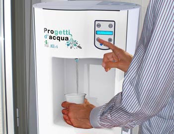 ‘Progetti d’Acqua’, in distribuzione 50 fontanelli e 30mila bottiglie